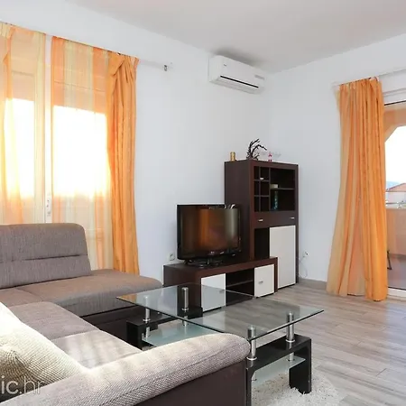 Luciano * Seget Vranjica