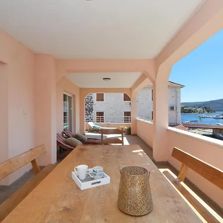 Luciano Apartment Seget Vranjica