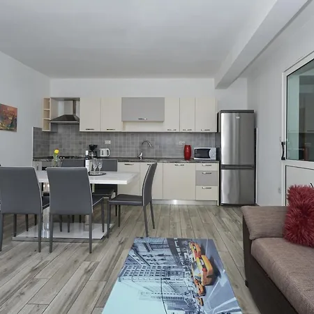 Luciano Apartment Seget Vranjica